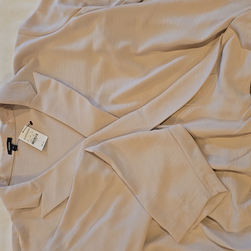 Express Collared V-Neck Long Sleeve Faux Wrap Front Top NWT - Picture 6 of 6